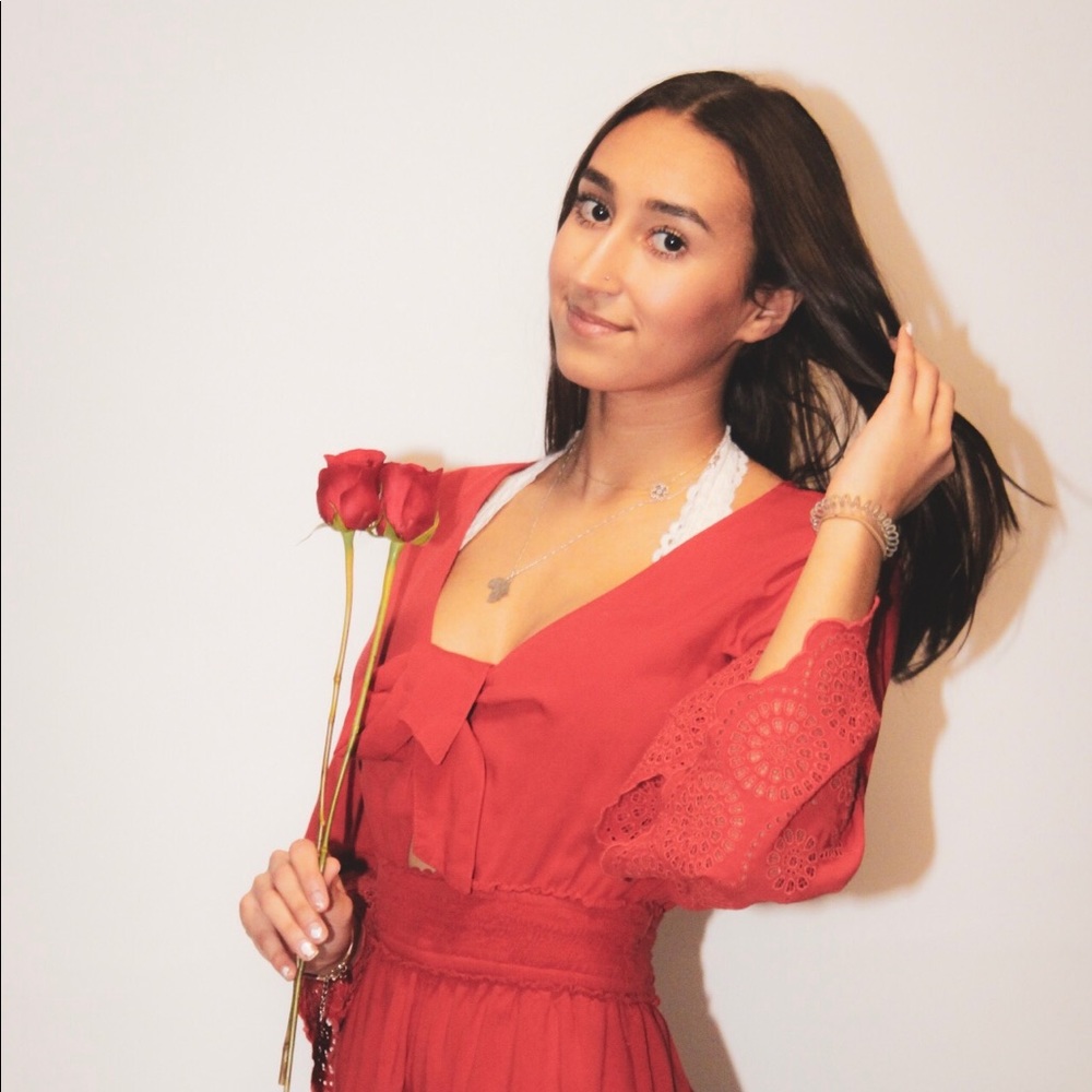 Meet your Posher, Dina